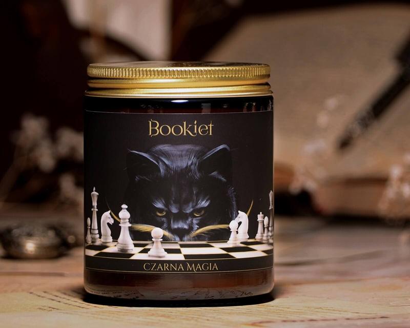 Magia świeczki o zapachu książek — wprowadź literacką atmosferę do swojego wnętrza