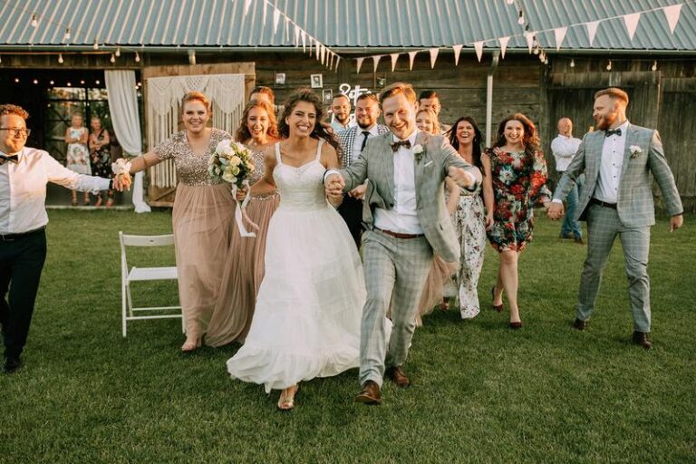 Motywy maturalne w „Weselu”: co warto wiedzieć przed egzaminem?