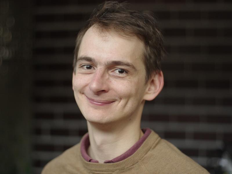 Odkryj magię wierszy Jana Kapeli: emocje zamknięte w słowach