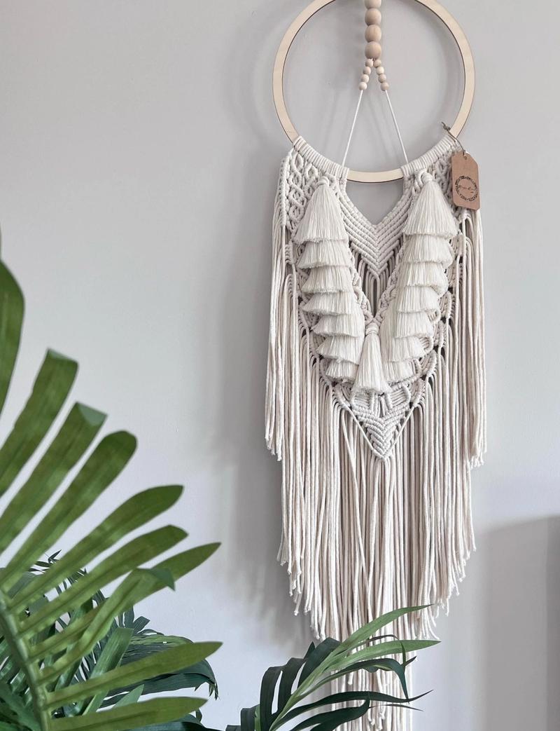 Książka o makramie i projektach DIY