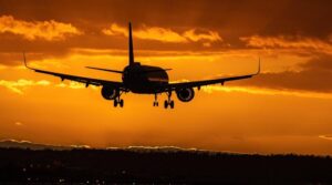 Odkryj fascynujący świat: najlepsze książki o tematyce lotniczej dla pasjonatów nieba