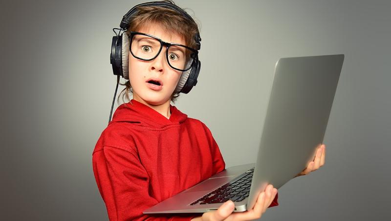 Wiersz o uzależnieniu od komputera – emocje, zmagania i nadzieje w słowach