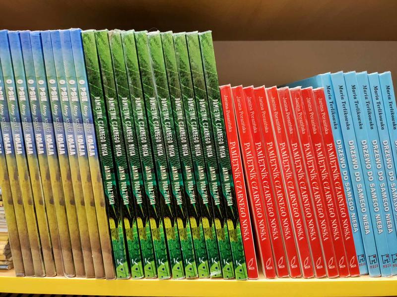 Przewodnik po opracowaniach lektur i wierszy 7-8 w formacie PDF