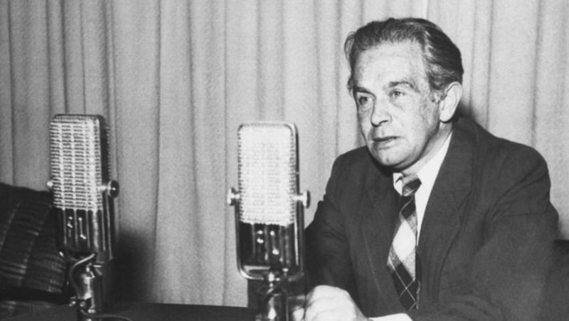 Odkryj piękno wierszy Ildefonsa Gałczyńskiego – poezja, która porusza serca