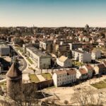 Miasto jako metafora w literaturze – analiza motywów w rozprawce