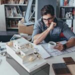 Odkryj najlepsze książki o architekturze, które zmienią Twoje spojrzenie na świat budynków