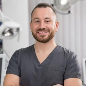 Zanurz się w świat poezji Jakuba Jasińskiego - odkryj jego wiersze